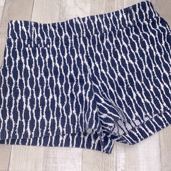 Ann Taylor LOFT the Riviera short size 8 - Picture 3 of 10